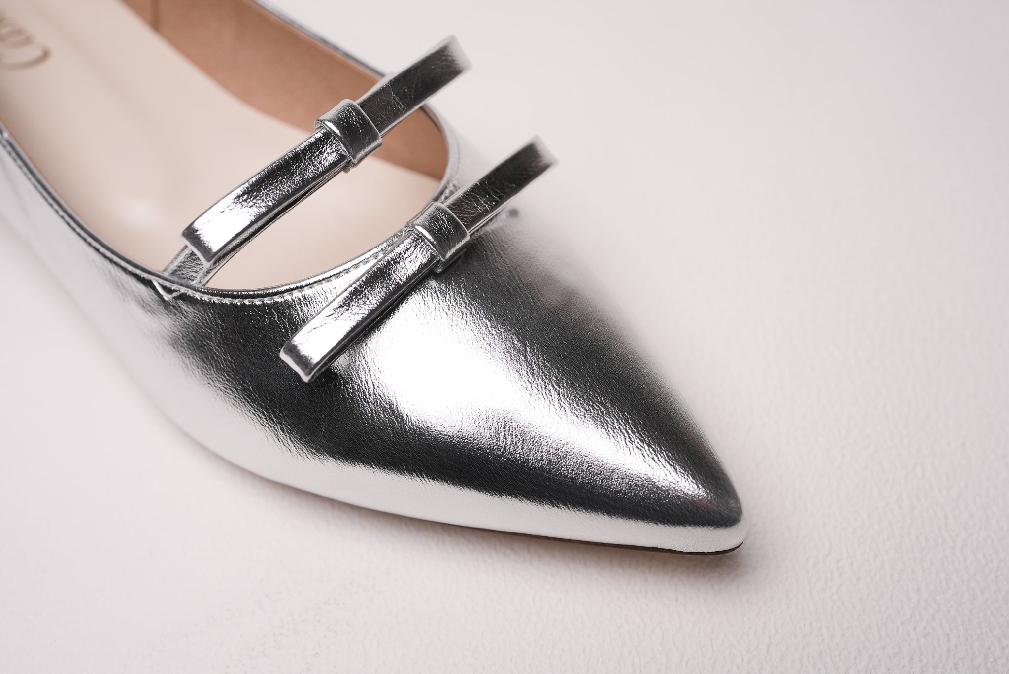 ポインテッドダブルリボンフラット